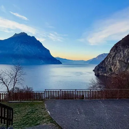 Borgo&lago Castro (Lombardy)